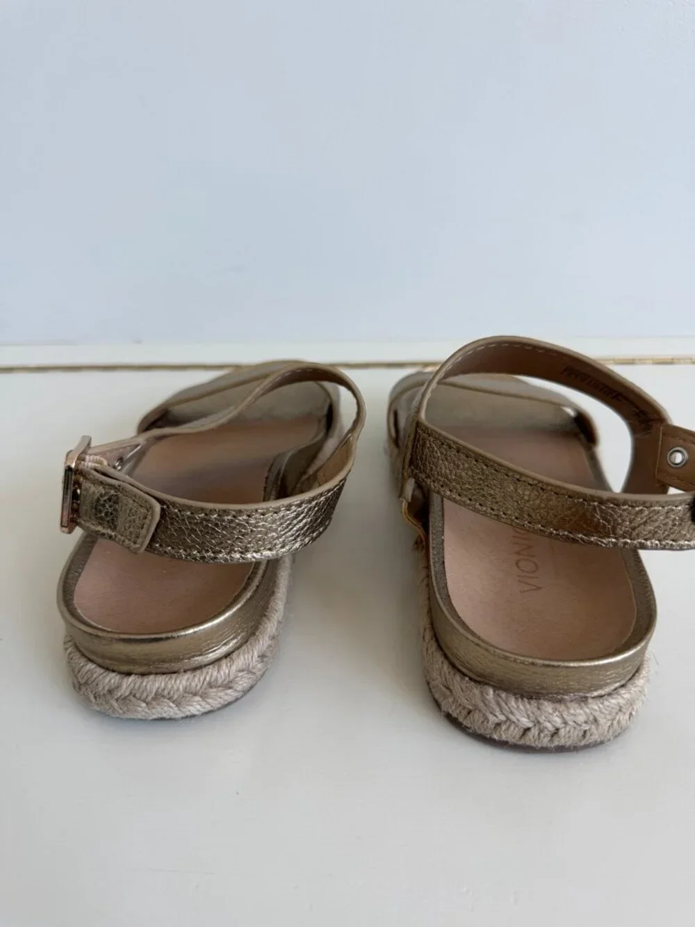 Vionic Metallic Gold Espadrille Sandals Size 5 EU36